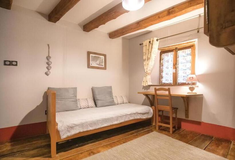 اتاق استاندارد سه نفره, Au Coeur Des Alpes