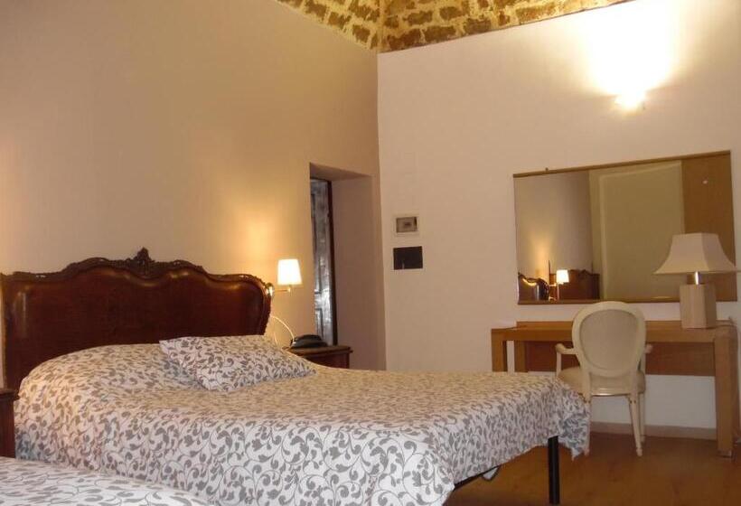 Номер Стандарт Трехместный, Albergo Livorno