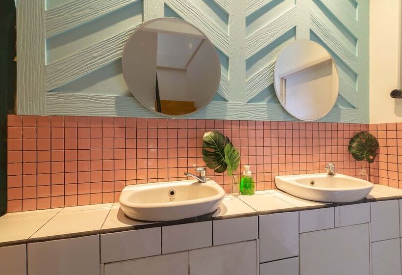 Cama em Quarto Compartilhado, Wonderloft Hostel Kota Tua