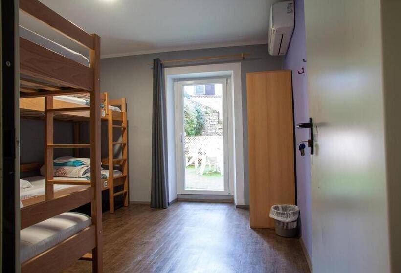اتاق استاندارد چهار تخته, Hostel Adriatic Piran