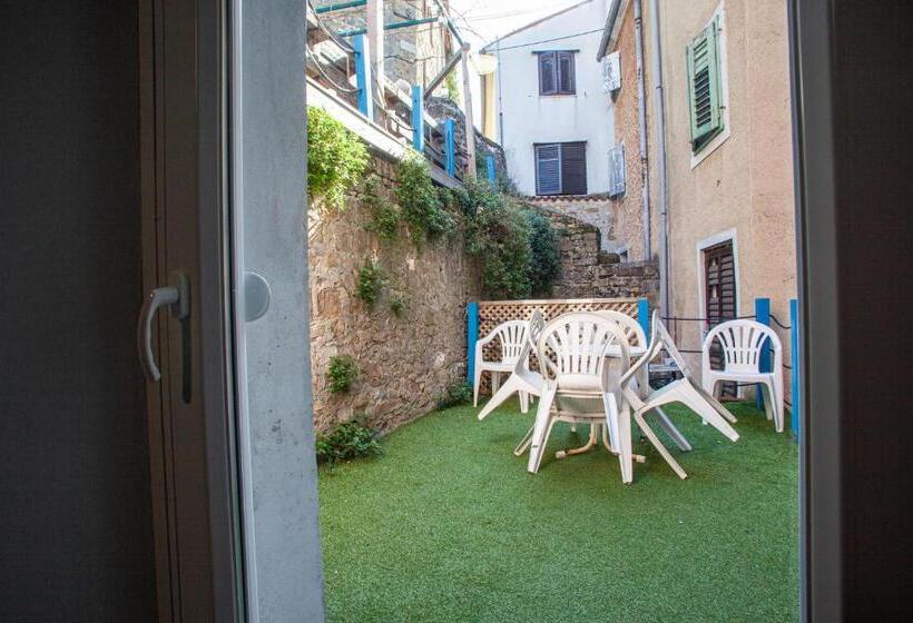 اتاق استاندارد چهار تخته, Hostel Adriatic Piran