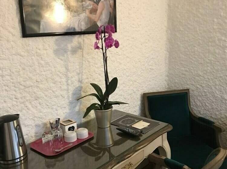 Номер Стандарт, Restaurant Pavillon Bleu