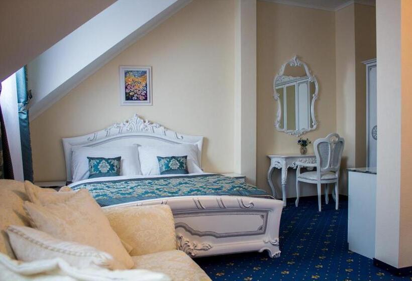 Family Suite, Viliam Frano
