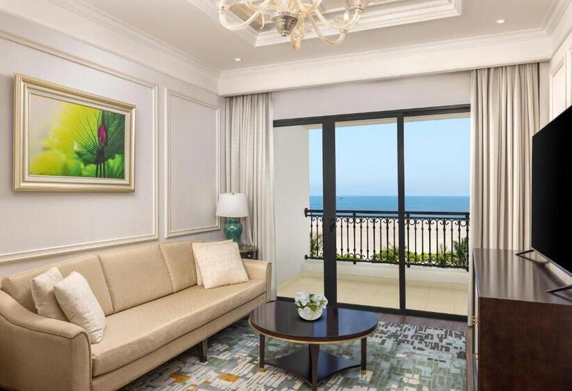 سوییت با چشم‌انداز دریا, Melia Vinpearl Cua Hoi Beach Resort