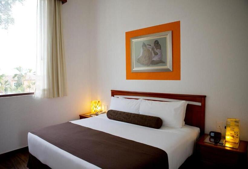 キングサイズベッドのスタンダードルーム, Radisson Hotel Cuernavaca