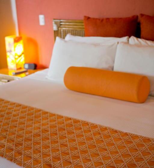 キングサイズベッドのデラックススイート, Radisson Hotel Cuernavaca