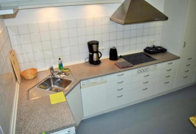 バス共有のスタンダードルーム, Monteurzimmer Kirchheim Teck