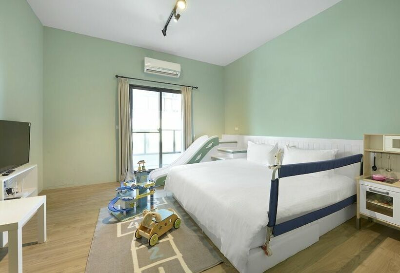 اتاق لوکس, Butterfly Family B&b