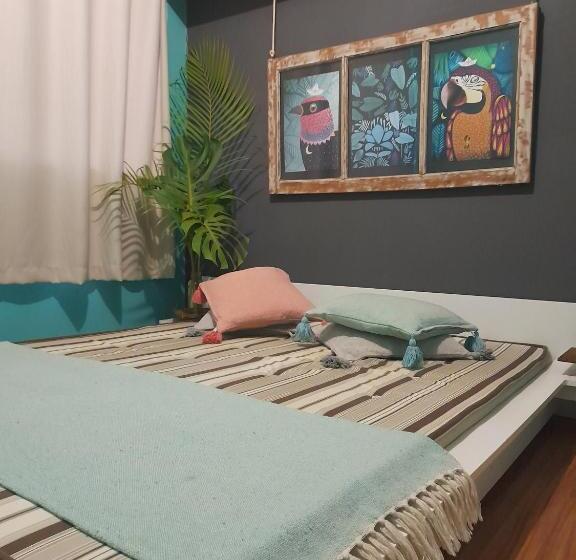 Quarto Superior, Katsbarnea Hostel