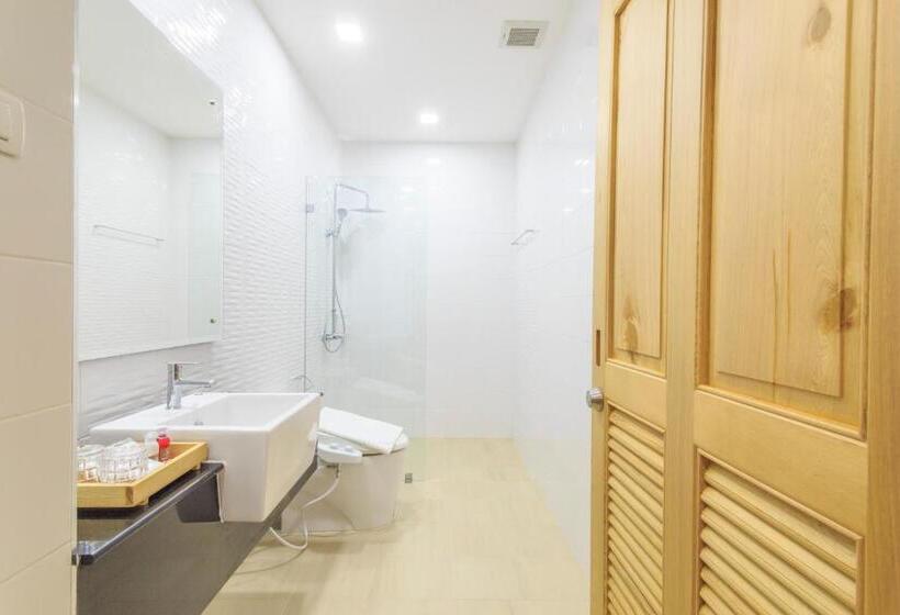 اتاق سوپریور با تخت بزرگ, Hinoki Hotel   Onsen Chiang Mai