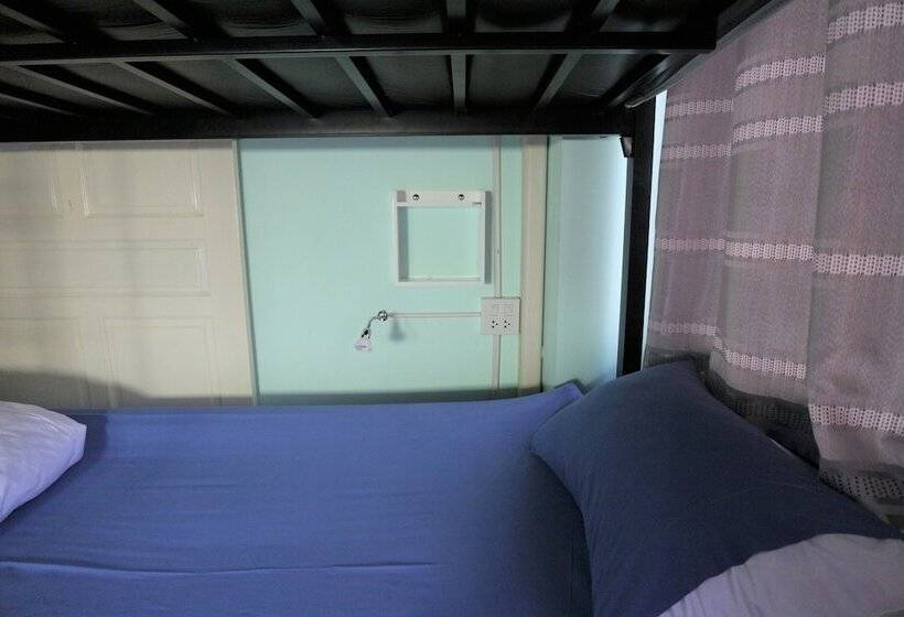 تختخواب در اتاق مشترک, Mahannop Hostel