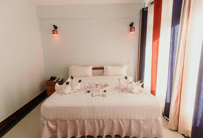 سوییت جونیور با بالکن, Panama Garden Resort