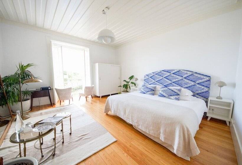 Люкс Комфорт, Casa Mãe Lagos