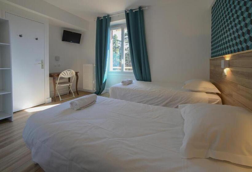 Номер Стандарт, Cit Hôtel La Résidence