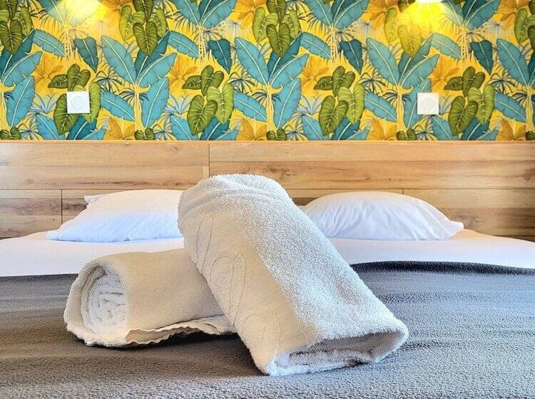 Номер Стандарт, Cit Hôtel La Résidence