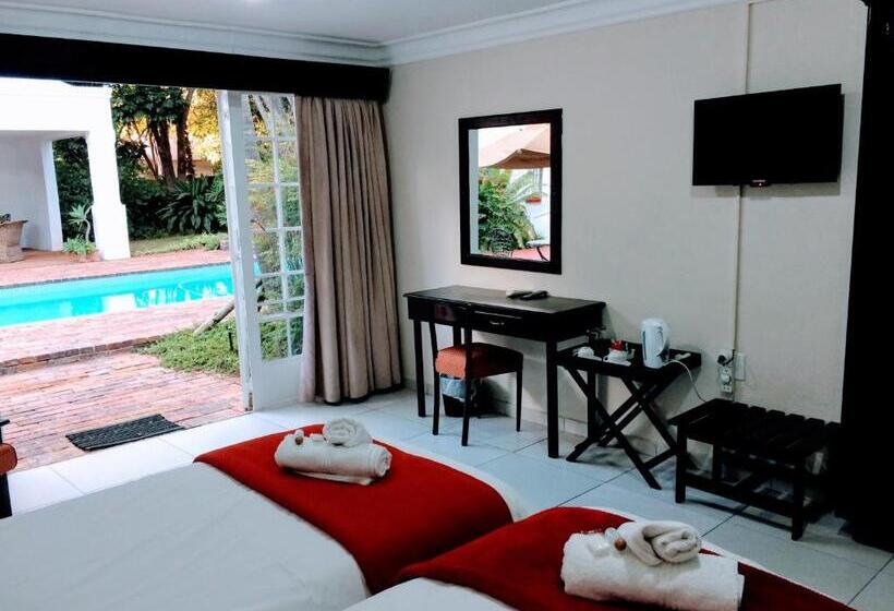 Номер Deluxe Вид на Бассейн, Polokwane Place