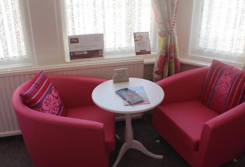 اتاق استاندارد سه نفره, The Heidi Bed & Breakfast