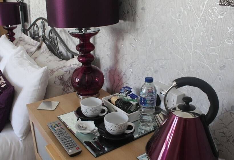 Camera Quadrupla Deluxe, The Heidi Bed & Breakfast