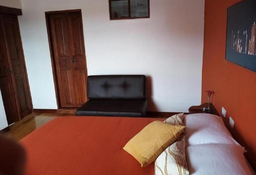 Quarto Estandar com Sacada, Casa Ecuatreasures Centro Historico