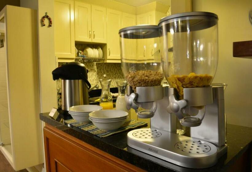 اتاق استاندارد, Kangaroo Wasi Airport Bed & Breakfast