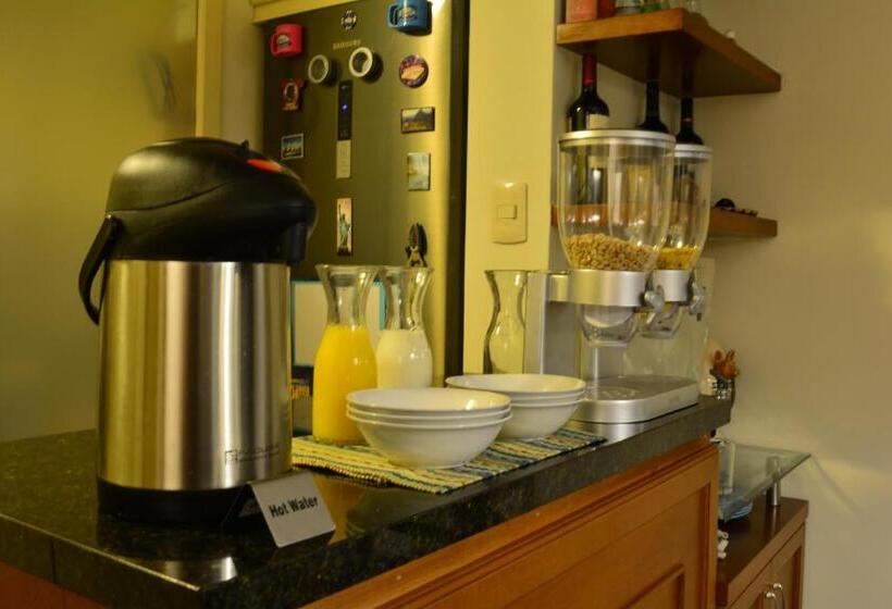 اتاق استاندارد سه نفره, Kangaroo Wasi Airport Bed & Breakfast