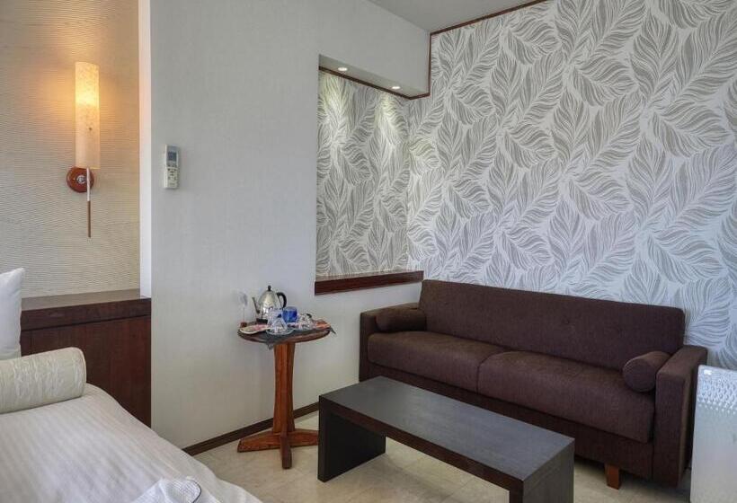 اتاق لوکس با چشم‌انداز دریا, La Casa Panacea Okinawa Resort