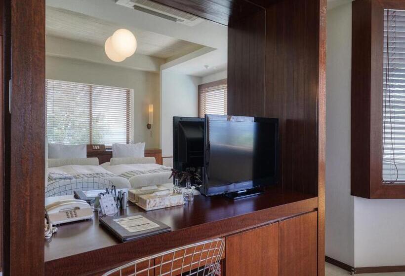 اتاق لوکس با چشم‌انداز دریا, La Casa Panacea Okinawa Resort