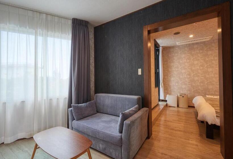 اتاق لوکس با چشم‌انداز دریا, La Casa Panacea Okinawa Resort