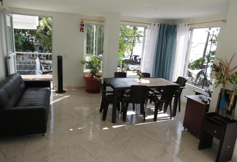דירת שני חדרים עם מרפת, Zojo Marina Bay