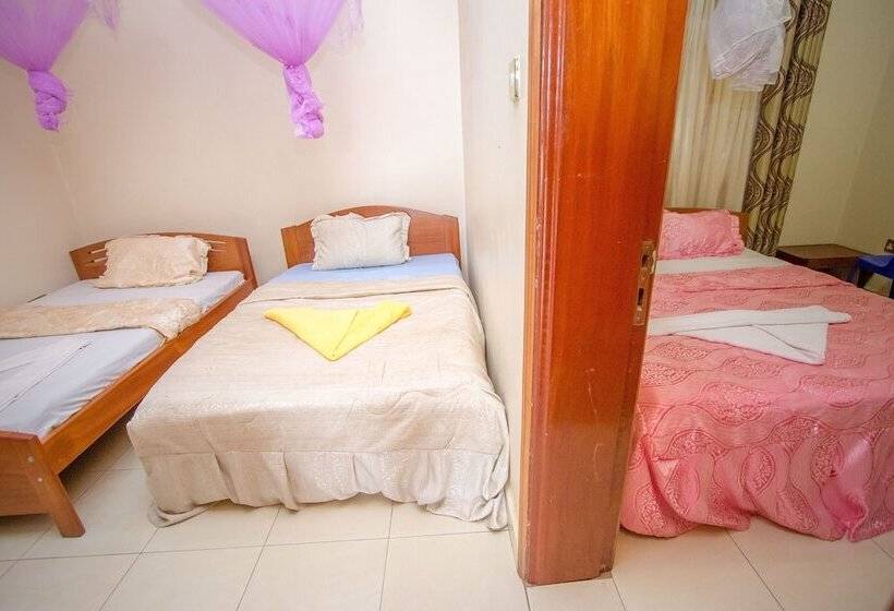 اتاق استاندارد سه نفره, Kings Hotel Kabale