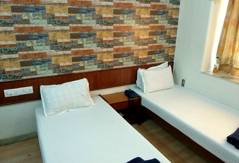 Economy Room, Mogul Palace   Near Masjid Bunder Mumbai
