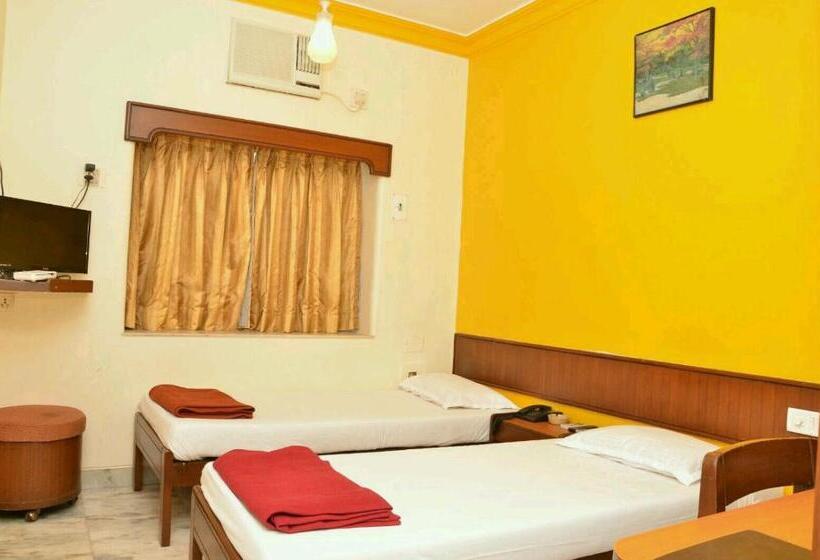 Deluxe Room, Mogul Palace   Near Masjid Bunder Mumbai
