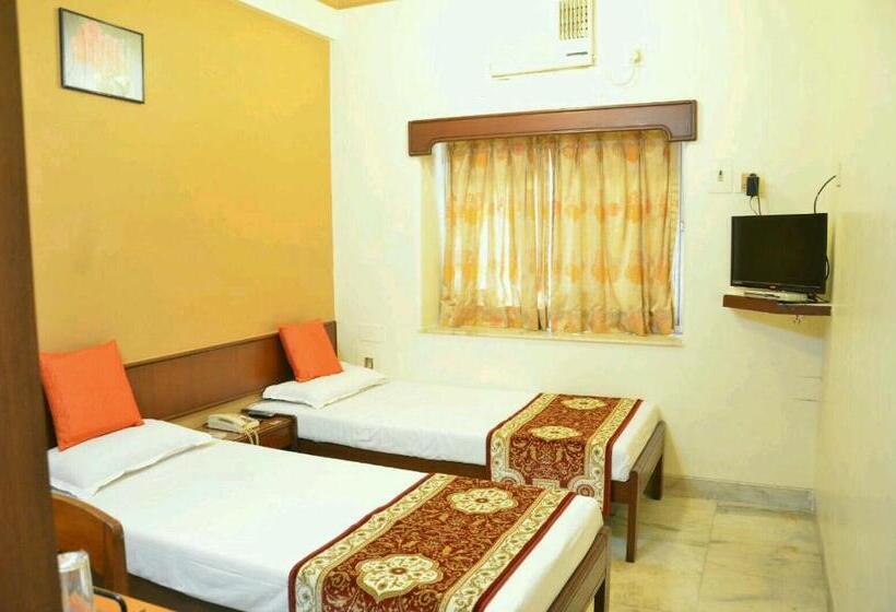 Economy Room, Mogul Palace   Near Masjid Bunder Mumbai