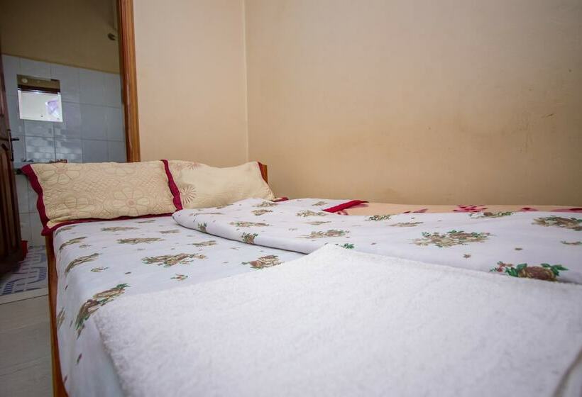اتاق استاندارد یک نفره, Kings Hotel Kabale