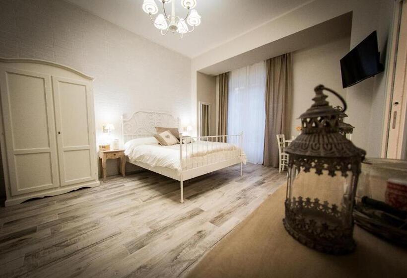 سوئیت با وان آب گرم, Romantica Salerno
