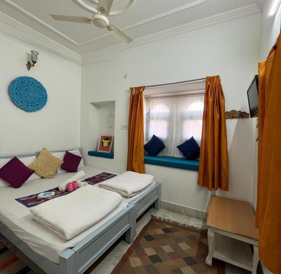 标准房带园景, Jaisalmer Hostel Crowd