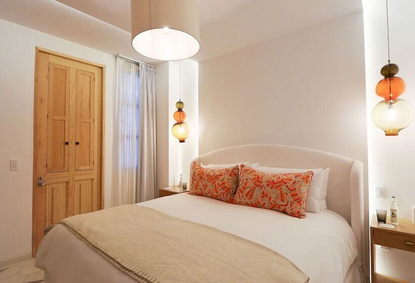 스위트 킹사이즈 침대, Lotelcasa Arca