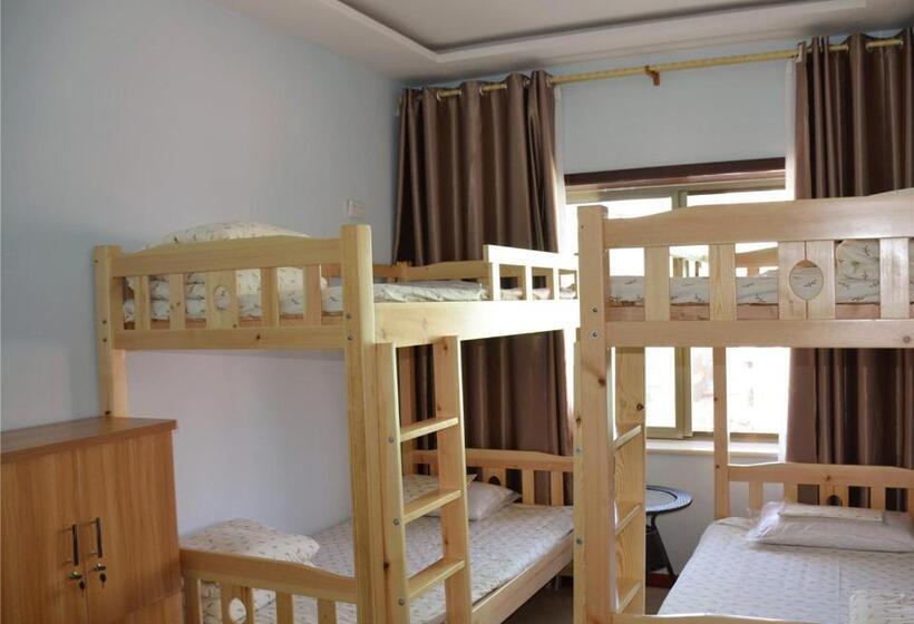 تختخواب در اتاق مشترک, The Silk Road Travelers Hostel