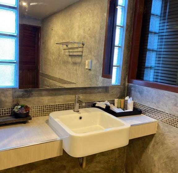 带大床的标准间, Grand Kokkod Khao Kho Resort
