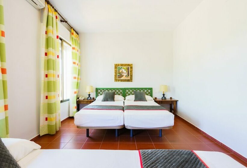 Номер Стандарт Трехместный, Venta Del Alto Hotel Las Cumbres By Vivere Stays