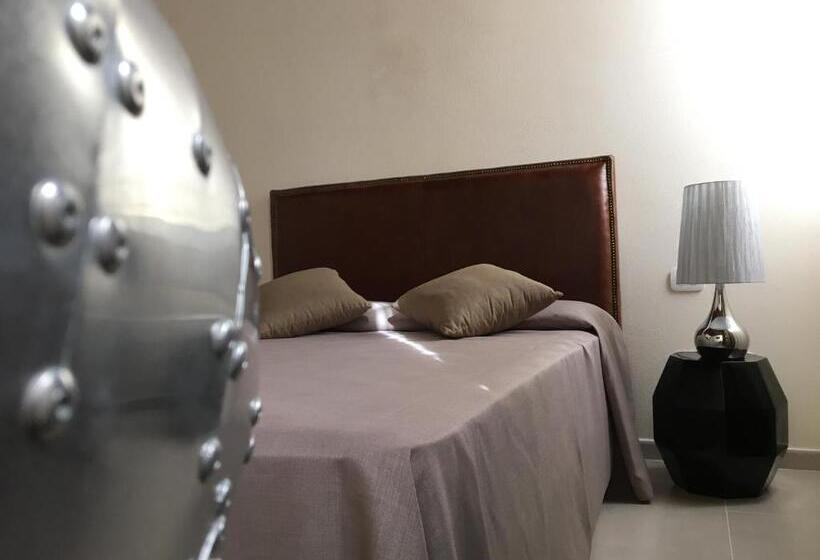 اتاق سوپریور, Studio 27