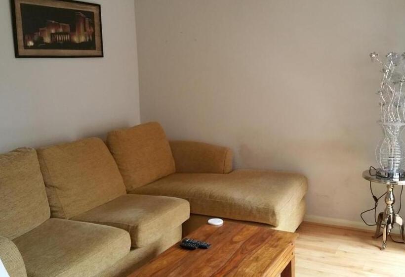اتاق اکونومی, Maindee Guest House