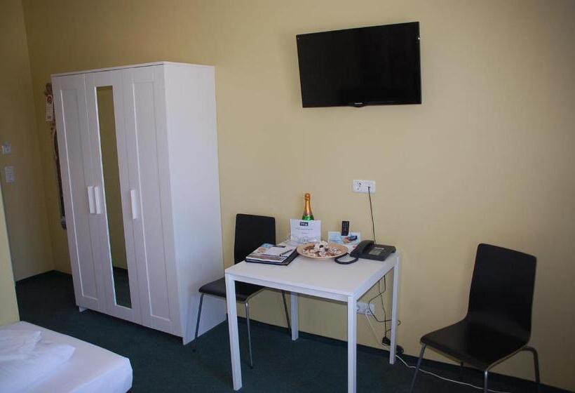 Апартаменты 2 Спальни, Casilino Hotel A 20 Wismar