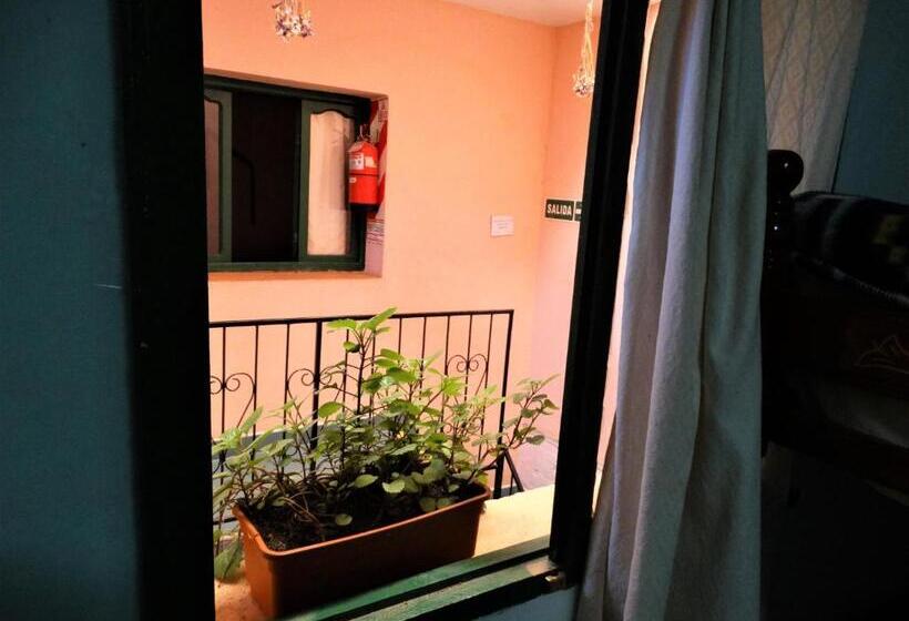 スタンダードインサイドビュールーム, Hostal Milmahuasi Iruya
