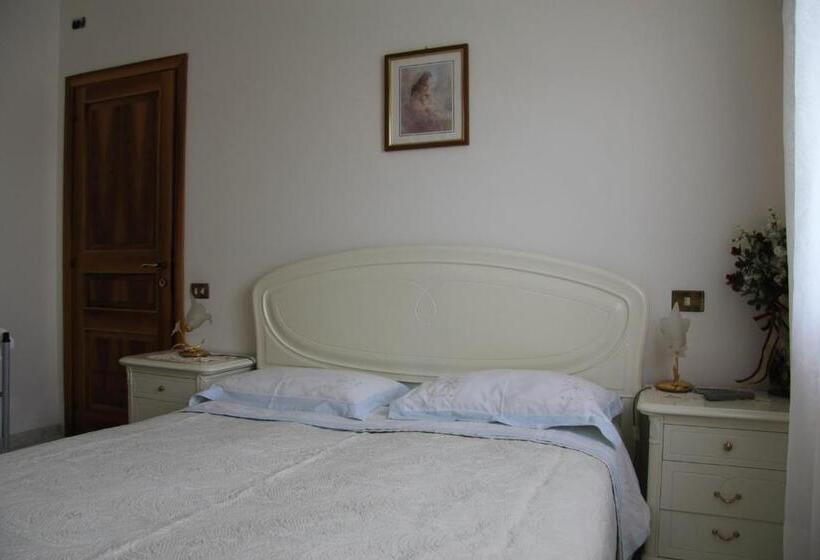 4인용 스탠다드 룸, B&b Valmarecchia