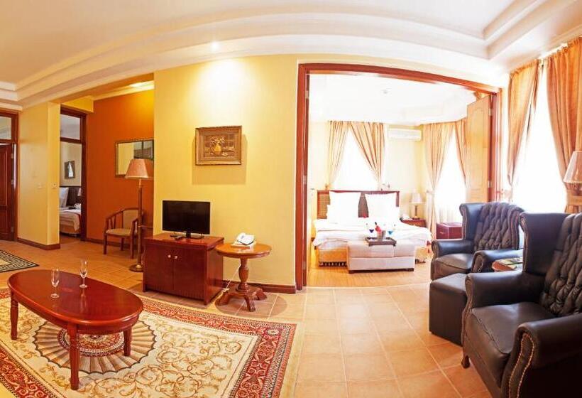 프레지덴셜 스위트, Gold Crest Hotel   Arusha