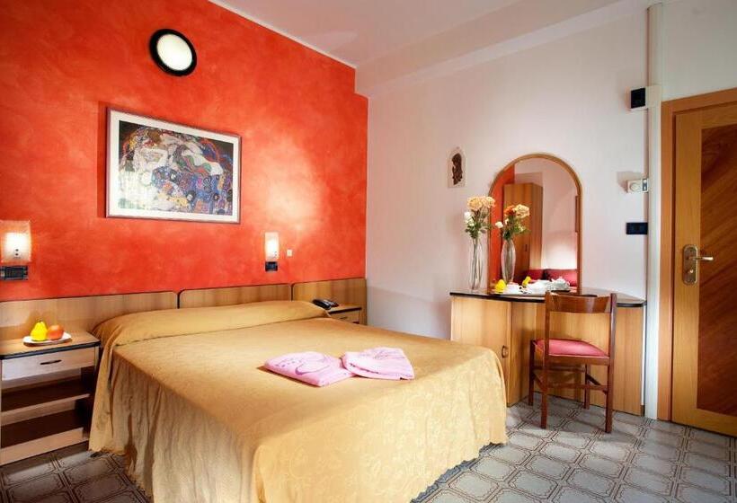 Quarto Familiar, Condor