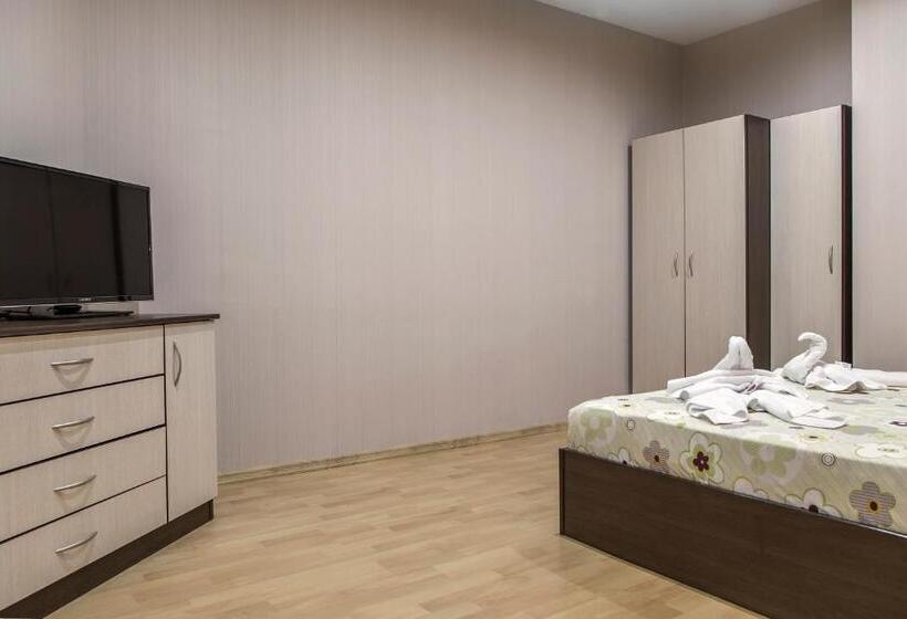 استودیوی استاندارد با چشم‌انداز دریا, Family Hotel Adena