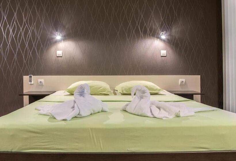 اتاق استاندارد با تراس, Family Hotel Adena