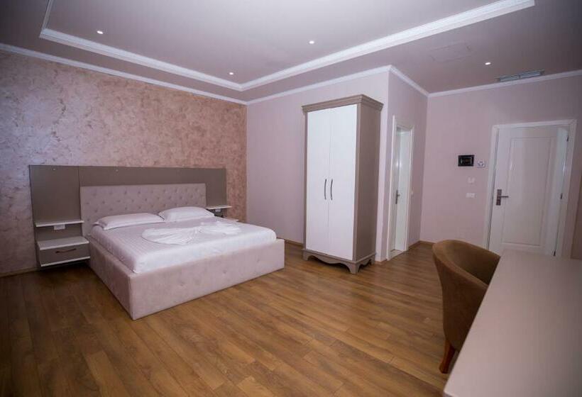 Номер Стандарт, Vila Zeus